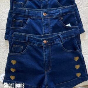 Short Jeans Feminino com Corações Bordados